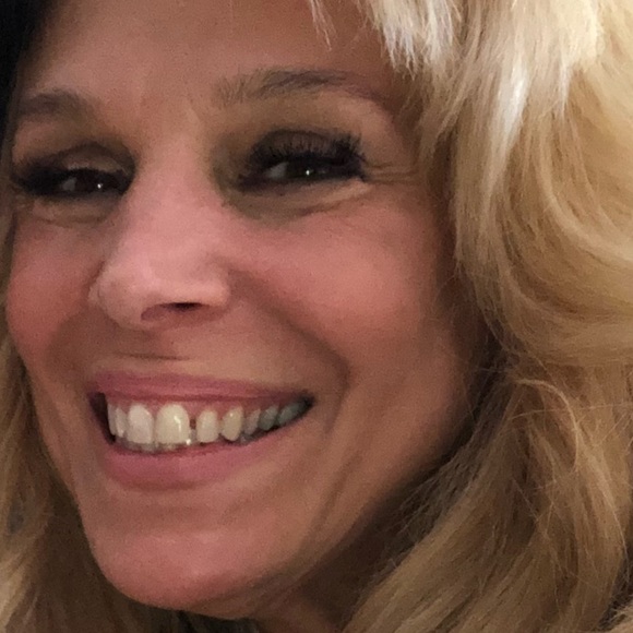 Meet your Posher, Nina - Picture 1 of 1